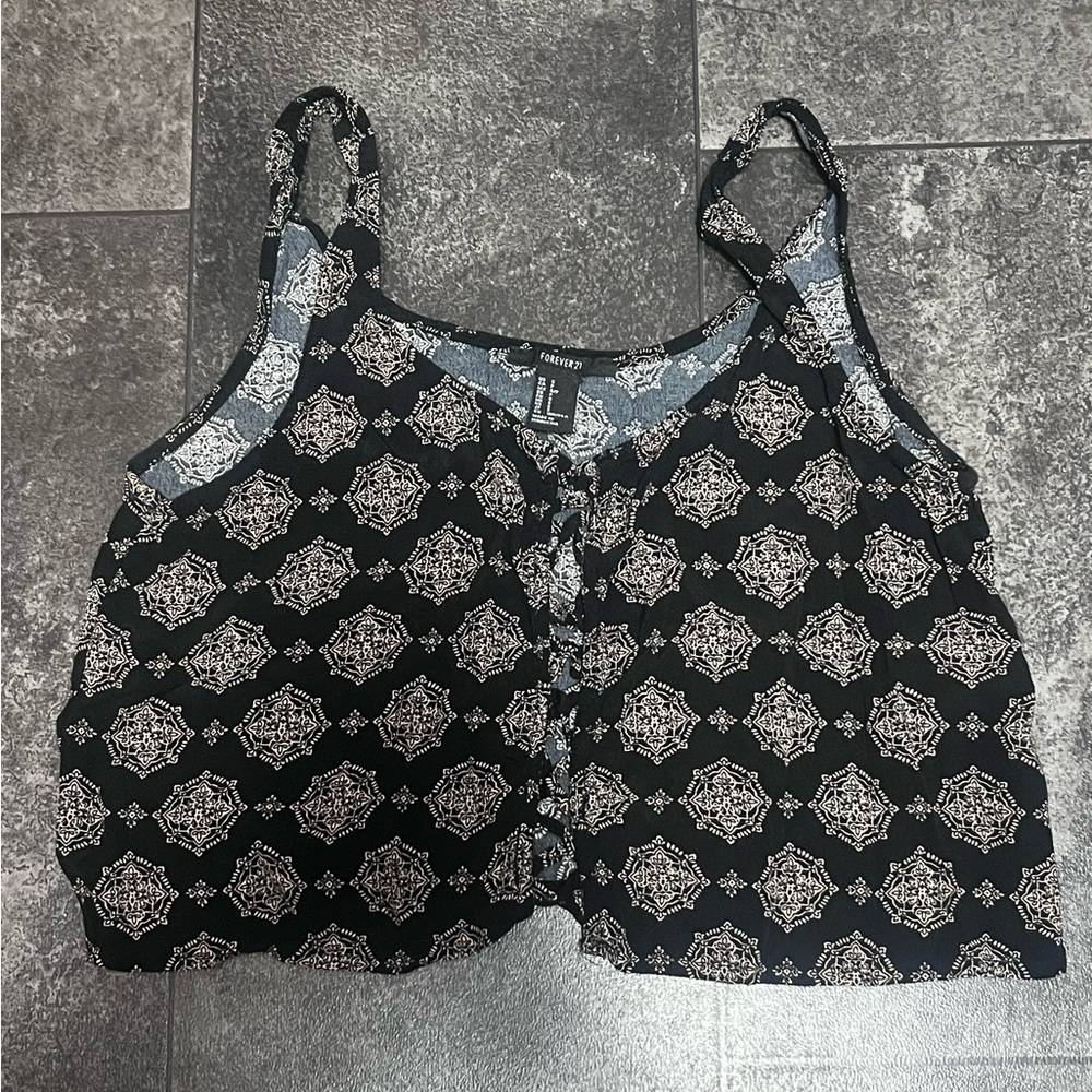 Forever 21 Black Sleeveless Cris Cross Crop Top